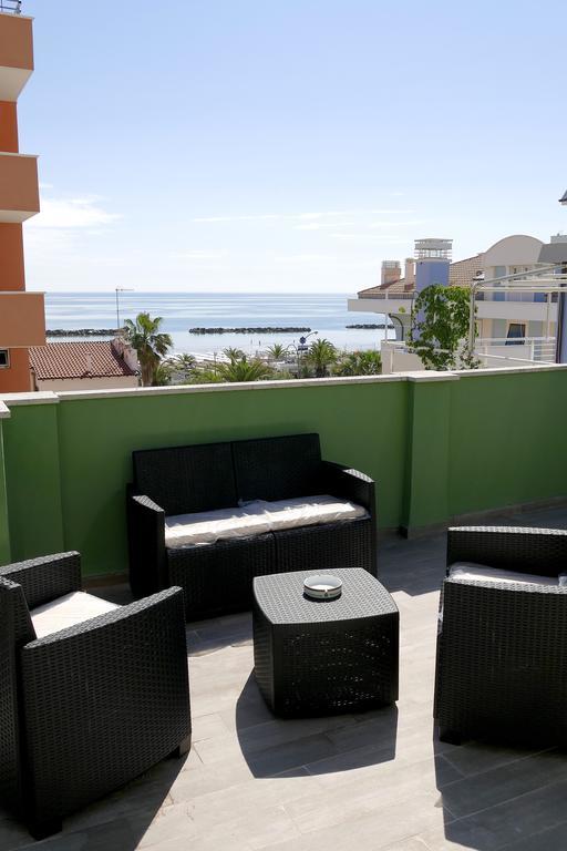 Hotel Désirée San Benedetto del Tronto Exterior foto