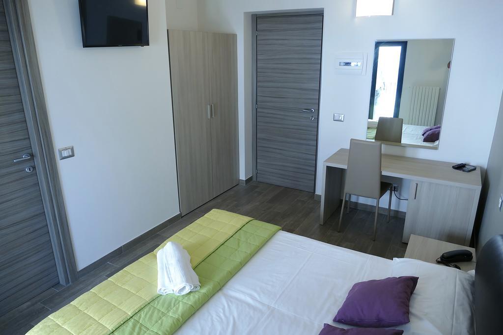 Hotel Désirée San Benedetto del Tronto Exterior foto